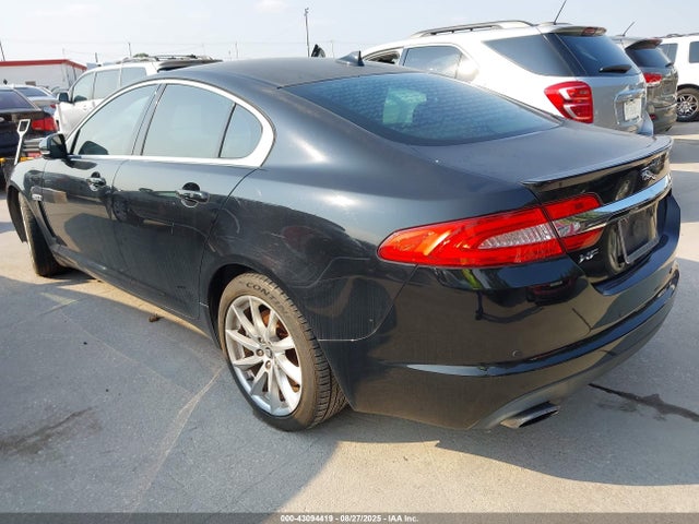 2013 JAGUAR XF SAJWA0ES0DPS83919 Photo 2