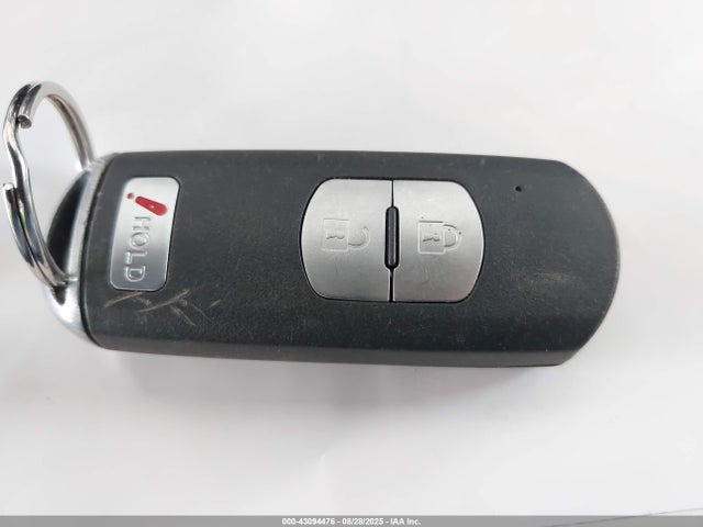 3MZBN1L3XJM165717 Mazda py