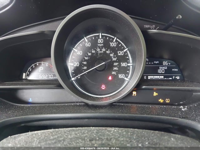 3MZBN1L3XJM165717 Mazda py