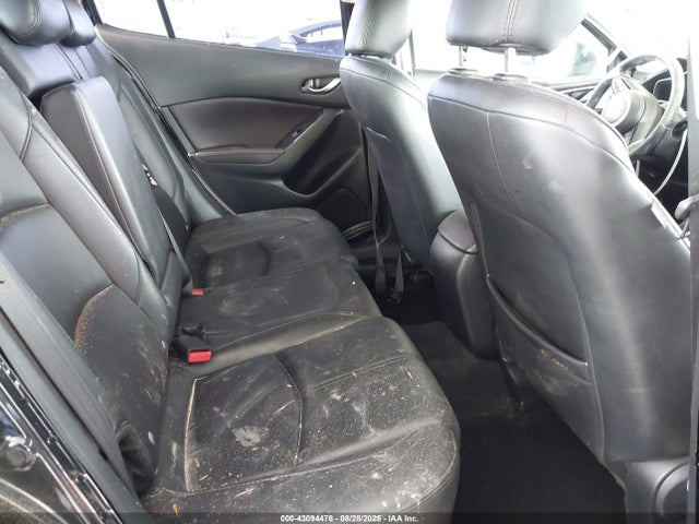 3MZBN1L3XJM165717 Mazda py