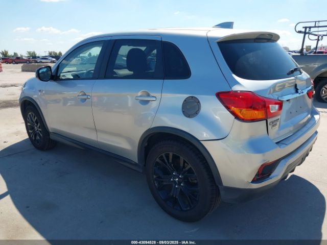 2018 MITSUBISHI OUTLANDER SPORT JA4AR3AU7JU004161 Photo 2