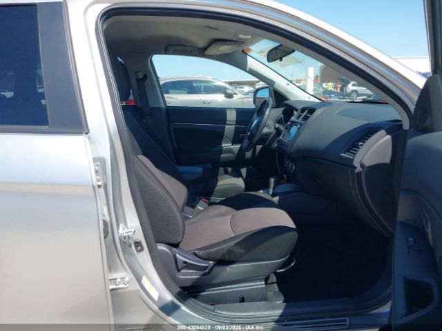 2018 MITSUBISHI OUTLANDER SPORT JA4AR3AU7JU004161 Photo 4