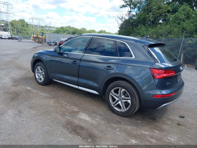 2019 AUDI Q5 WA1ANAFY5K2097402 Photo 2
