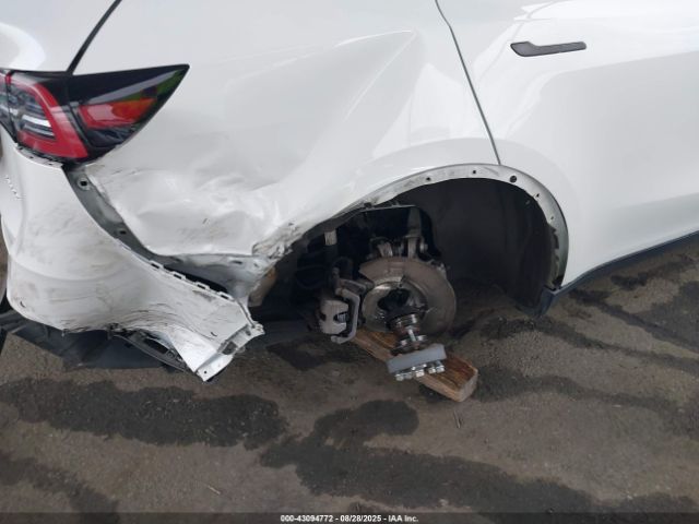 2022 TESLA MODEL Y 7SAYGDEE9NF561805 Photo 5
