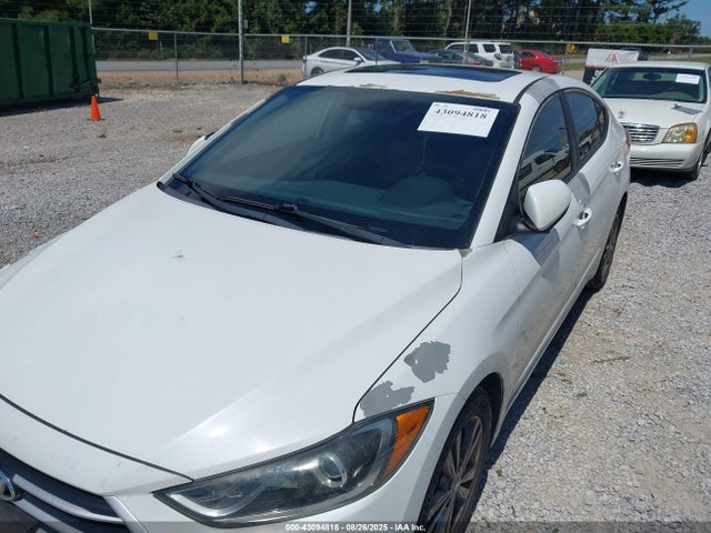 5NPD84LF7HH158514 Hyundai Elantra