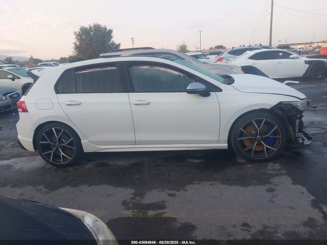 WVWEB7CDXPW188671 Volkswagen tsi