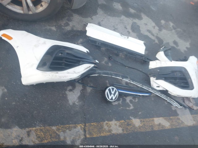 WVWEB7CDXPW188671 Volkswagen tsi