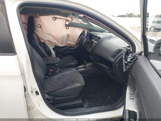 2018 MITSUBISHI OUTLANDER SPORT JA4AP3AW6JU006930 Photo 4