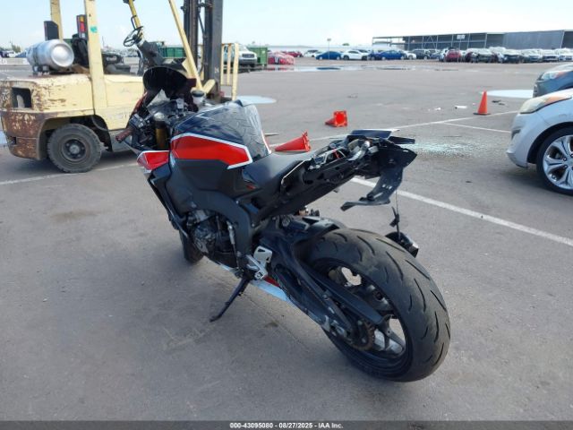 2017 HONDA CBR1000 JH2SC7702HK000717 Photo 2