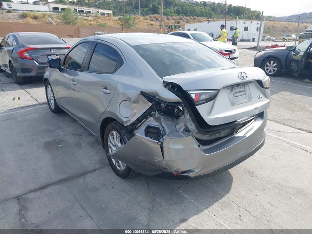 3MYDLBZV3GY135557 Scion p5v