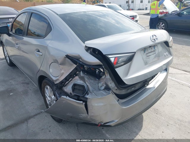 3MYDLBZV3GY135557 Scion p5v