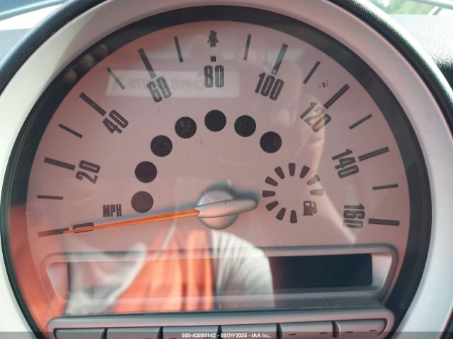 2010 MINI COOPER WMWMF3C59ATU78178 Photo 6