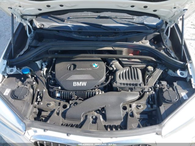 2018 BMW X1 WBXHT3C32J3H31519 Photo 9