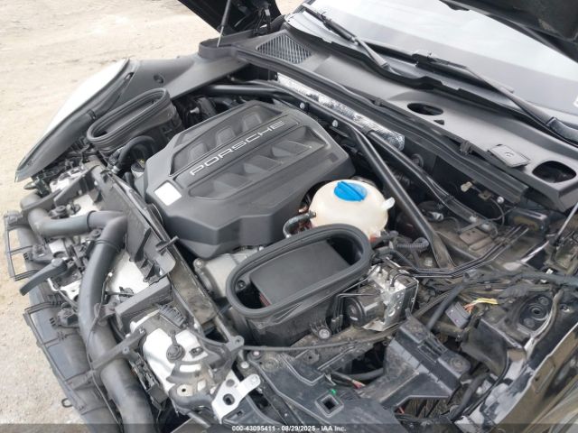 2017 PORSCHE MACAN WP1AB2A50HLB13640 Photo 9