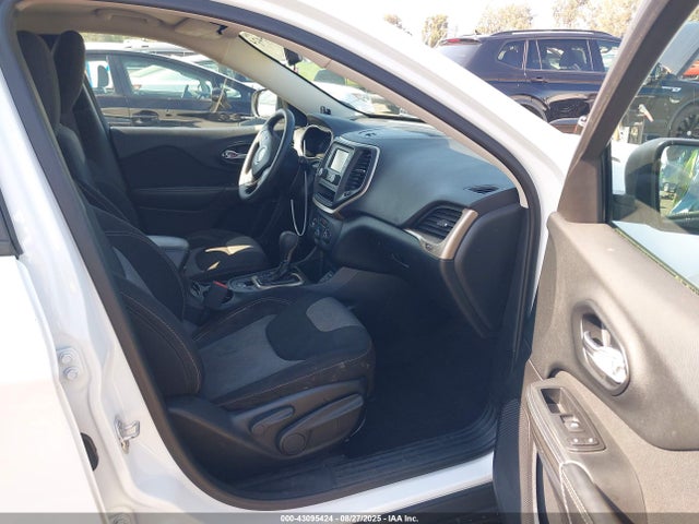 1C4PJLAB3GW273826 Jeep Cherokee