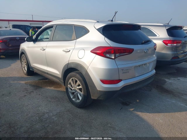 Hyundai Tucson 2016 KM8J33A45GU116727 Image 3