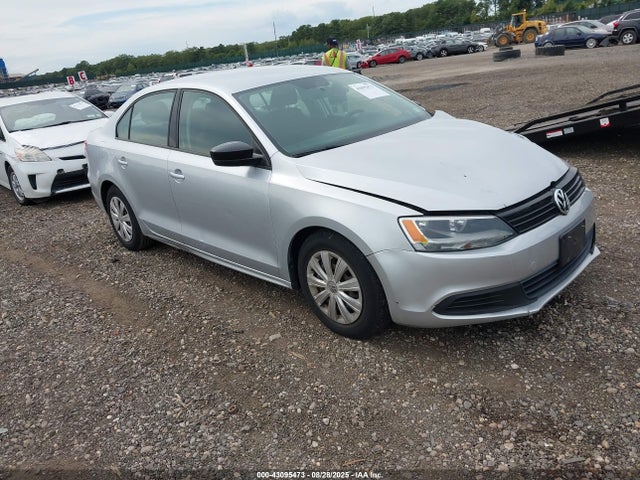 2014 Volkswagen Jetta 2.0l S მანქანა იყიდება აუქციონზე, vin: 3VW2K7AJ8EM332627, აუქციონის ნომერი: 43095473