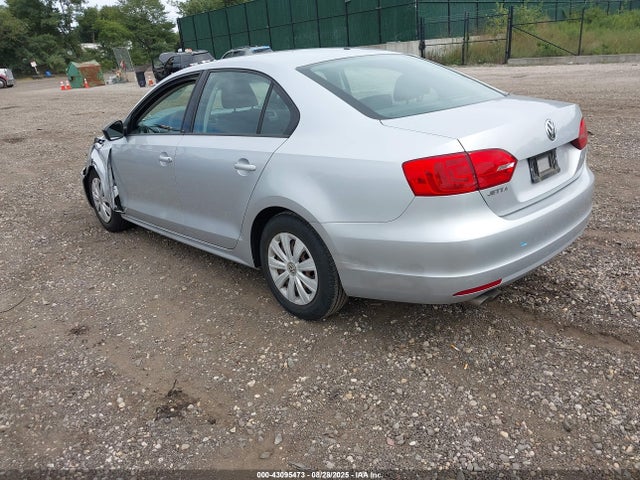 2014 Volkswagen Jetta 2.0l S მანქანა იყიდება აუქციონზე, vin: 3VW2K7AJ8EM332627, აუქციონის ნომერი: 43095473
