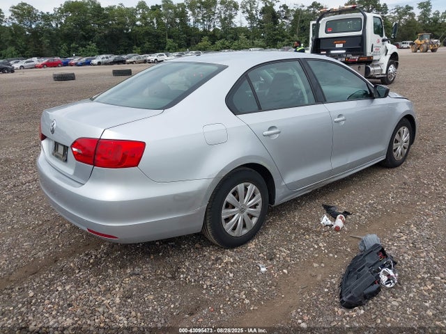 2014 Volkswagen Jetta 2.0l S მანქანა იყიდება აუქციონზე, vin: 3VW2K7AJ8EM332627, აუქციონის ნომერი: 43095473