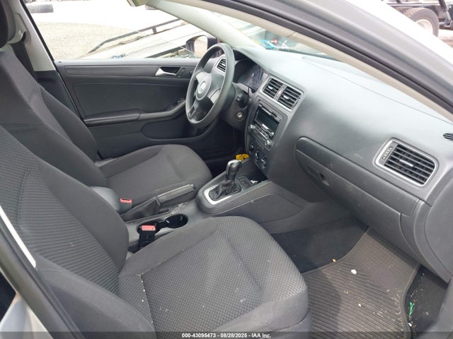2014 Volkswagen Jetta 2.0l S მანქანა იყიდება აუქციონზე, vin: 3VW2K7AJ8EM332627, აუქციონის ნომერი: 43095473