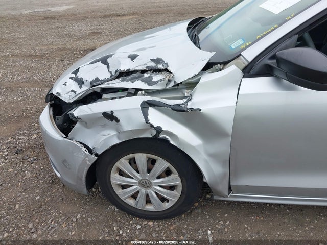 2014 Volkswagen Jetta 2.0l S მანქანა იყიდება აუქციონზე, vin: 3VW2K7AJ8EM332627, აუქციონის ნომერი: 43095473