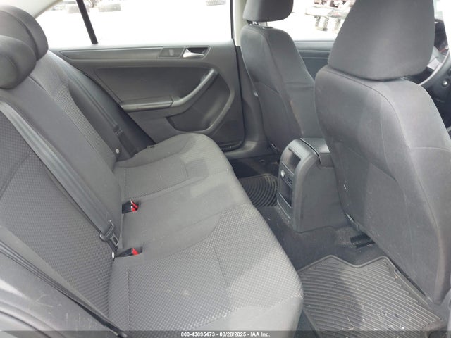 2014 Volkswagen Jetta 2.0l S მანქანა იყიდება აუქციონზე, vin: 3VW2K7AJ8EM332627, აუქციონის ნომერი: 43095473