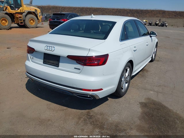 2019 AUDI A4 WAUDNAF42KA035314 Photo 3