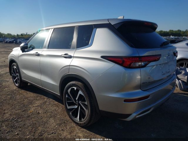 2022 MITSUBISHI OUTLANDER JA4J4UA85NZ063578 Photo 2