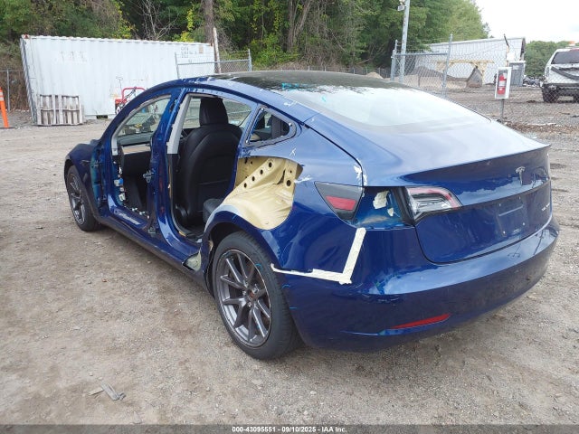 2018 TESLA MODEL 3 5YJ3E1EB9JF114967 Photo 2
