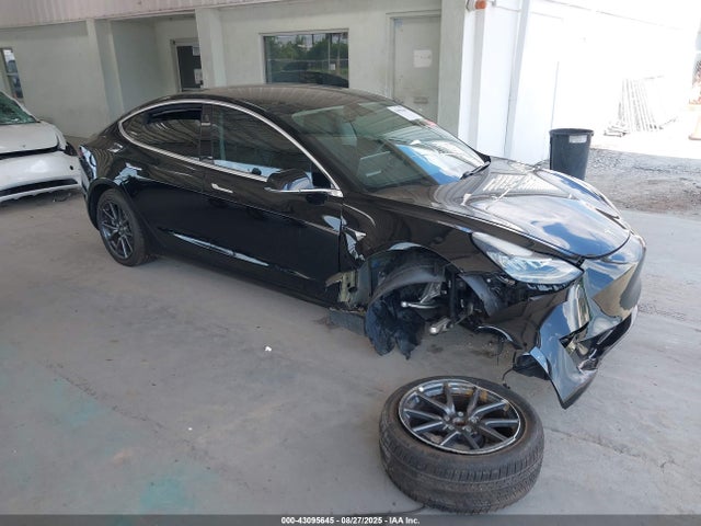 2019 TESLA MODEL 3 5YJ3E1EA7KF484565 Photo 0