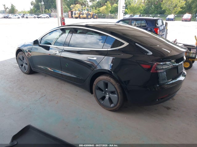 2019 TESLA MODEL 3 5YJ3E1EA7KF484565 Photo 2