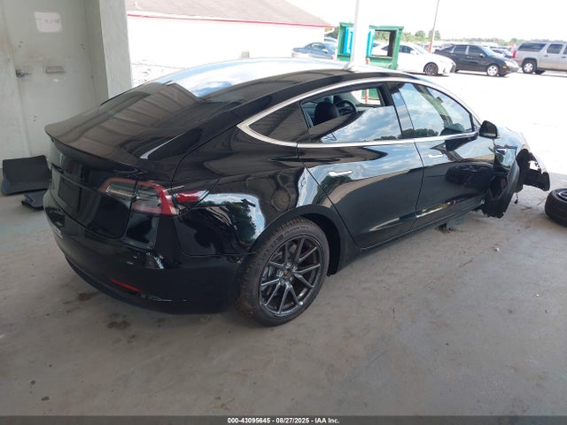 2019 TESLA MODEL 3 5YJ3E1EA7KF484565 Photo 3