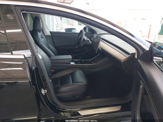 2019 TESLA MODEL 3 5YJ3E1EA7KF484565 Photo 4