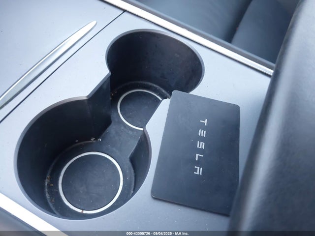 7SAYGDEE6PA098084 Tesla Model Y