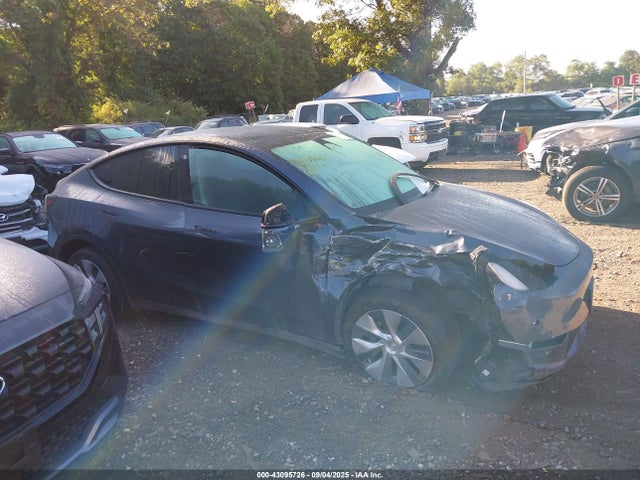 7SAYGDEE6PA098084 Tesla Model Y