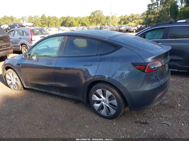 7SAYGDEE6PA098084 Tesla Model Y