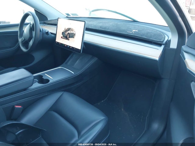 7SAYGDEE6PA098084 Tesla Model Y