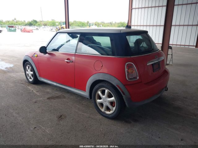 2007 MINI COOPER WMWMF33567TU61198 Photo 2