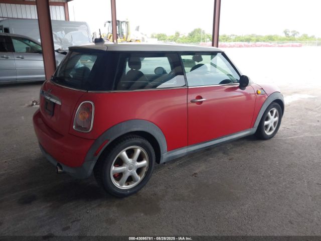 2007 MINI COOPER WMWMF33567TU61198 Photo 3