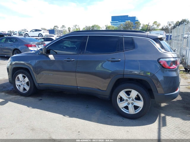 3C4NJCBB3NT155963 Jeep Compass