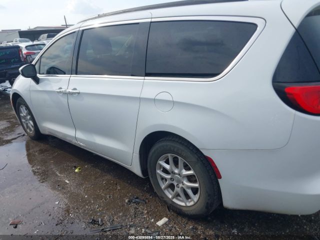 2020 CHRYSLER VOYAGER 2C4RC1DG7LR144635 Photo 2