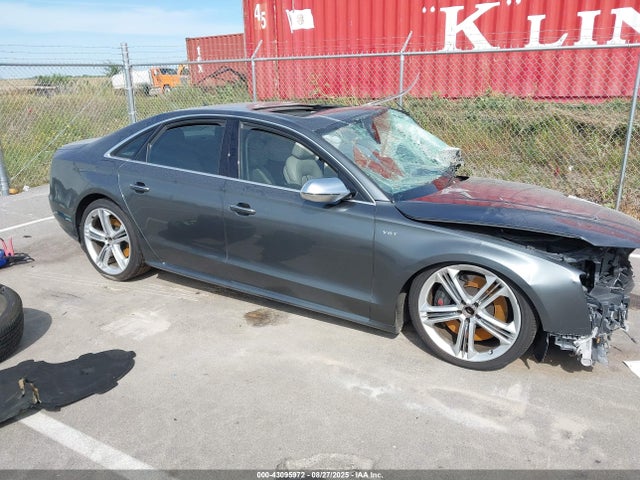 Audi S8 2015 WAUK2AFD2FN016342 Image 12
