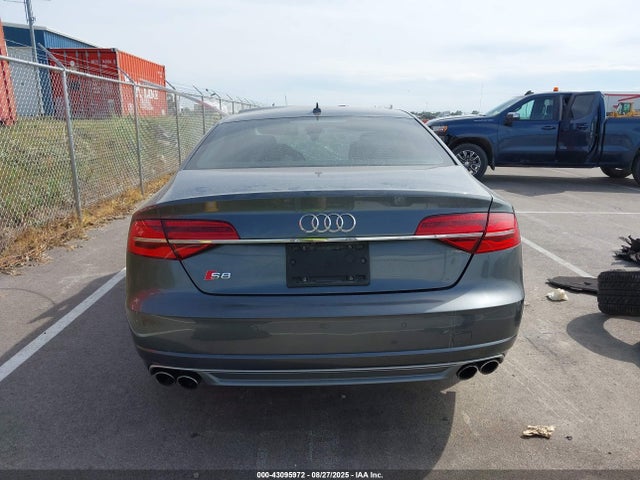Audi S8 2015 WAUK2AFD2FN016342 Image 15