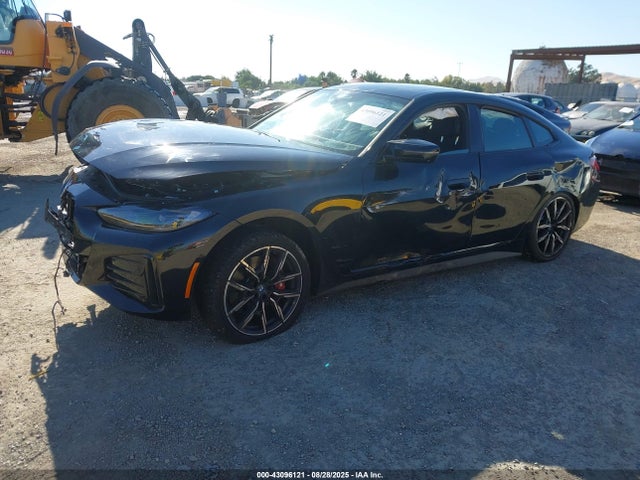 BMW 2024 2024 WBY33AW09RFT41259 Image 2