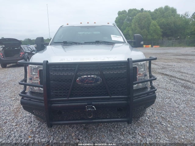 Ford F-350 Chassis Xl 2019 1FD8W3HT9KEE99304 Image 12
