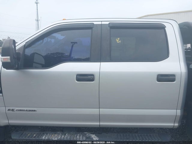Ford F-350 Chassis Xl 2019 1FD8W3HT9KEE99304 Image 14