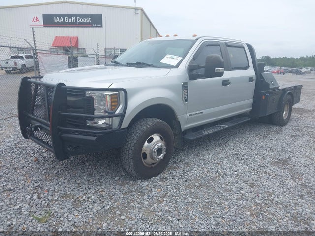 Ford F-350 Chassis Xl 2019 1FD8W3HT9KEE99304 Image 2