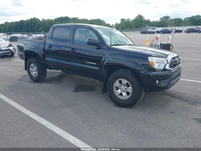 Toyota Tacoma Base V6 2015 3TMLU4EN7FM177129 Image 1