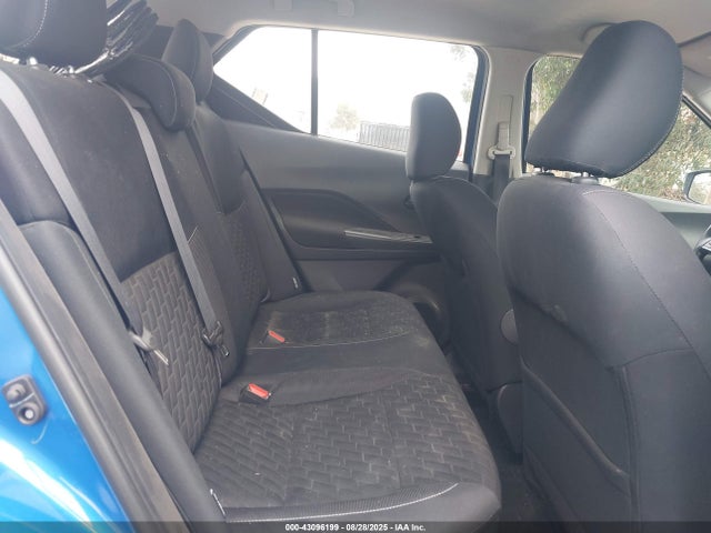 Nissan 2022 2022 3N1CP5BV5NL485568 Image 8
