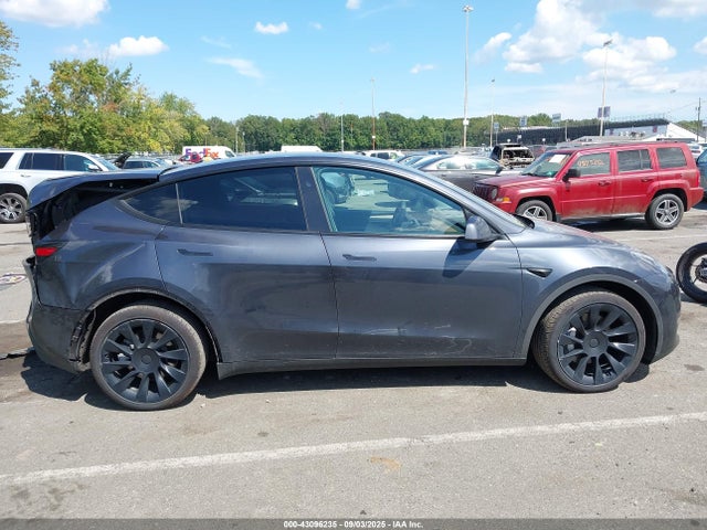 7SAYGDEE9RA254184 Tesla Model Y